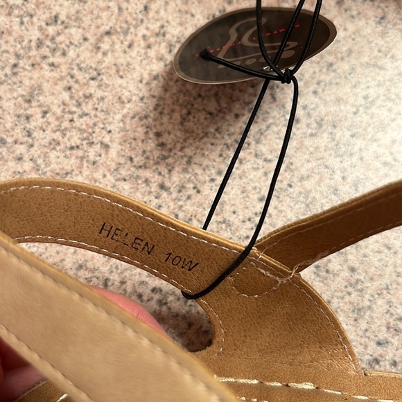 NWT CG shoes comfortable sandals with rhinestones design - Picture 7 of 7